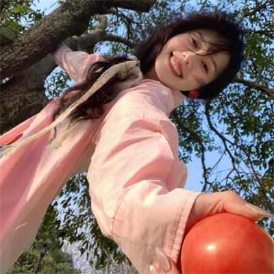 加油站的女孩